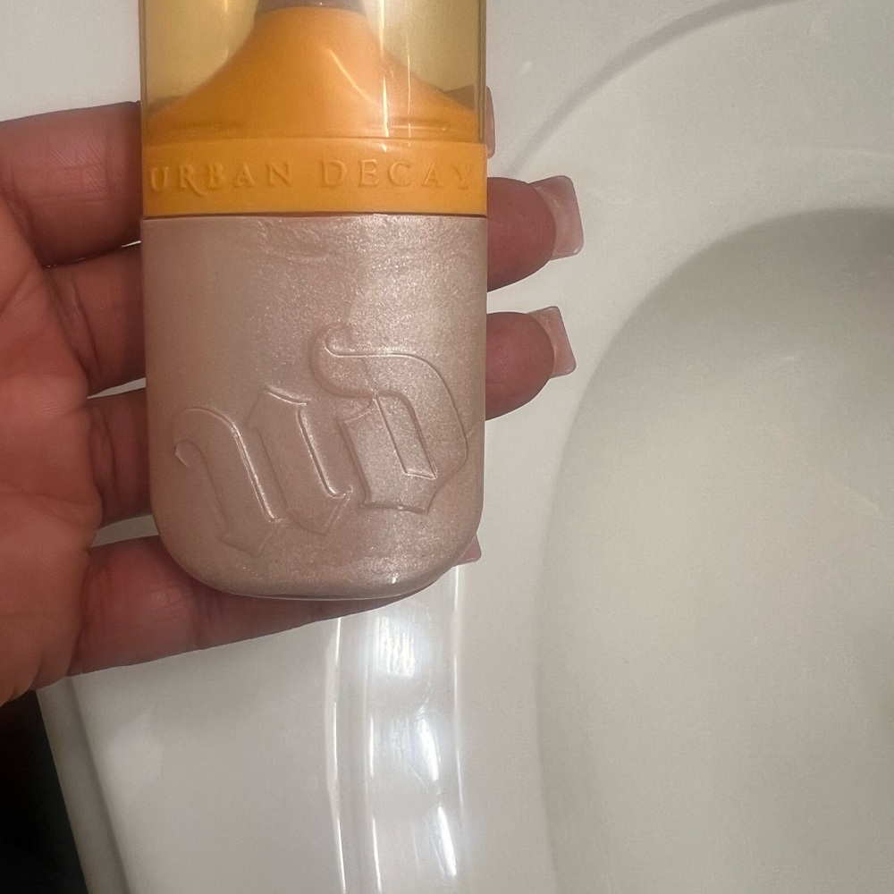 Urban Decay Shimmering Gold Body Spray